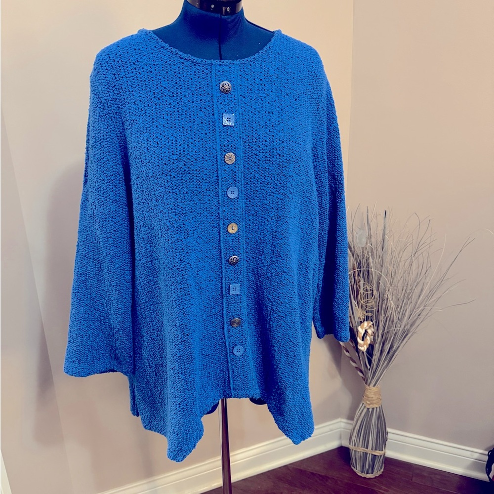 Blue sweater knit top with cute buttons